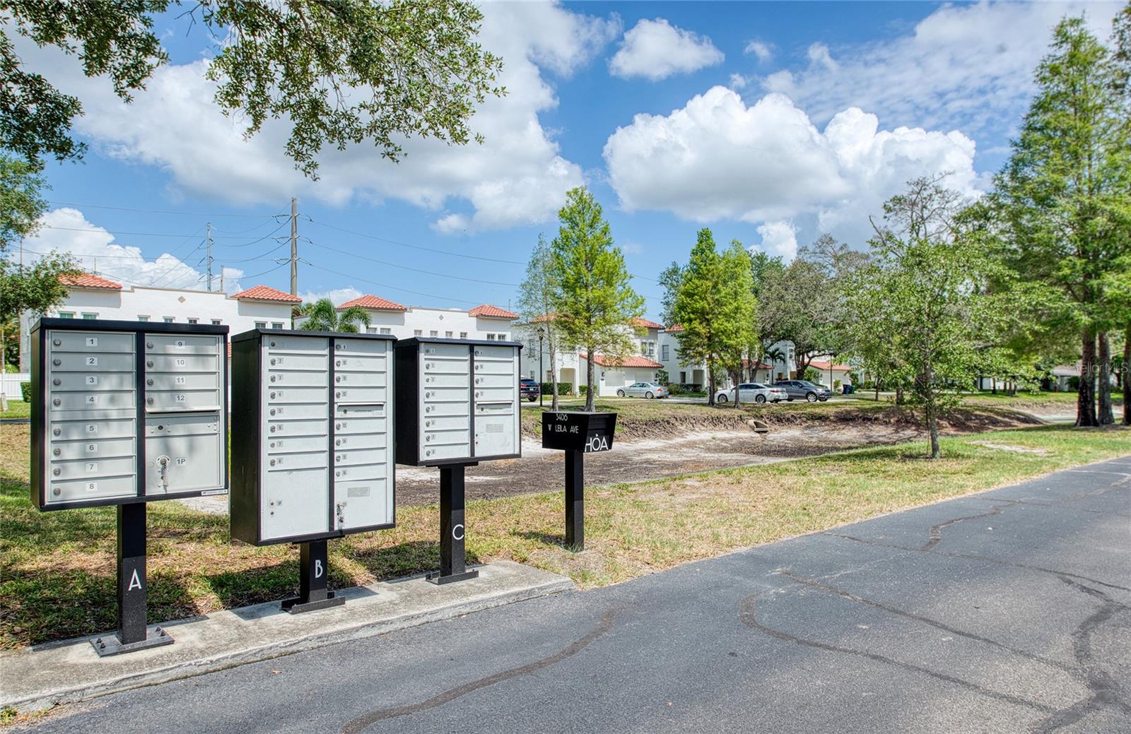 LEILA AVE VILLAS - Residential