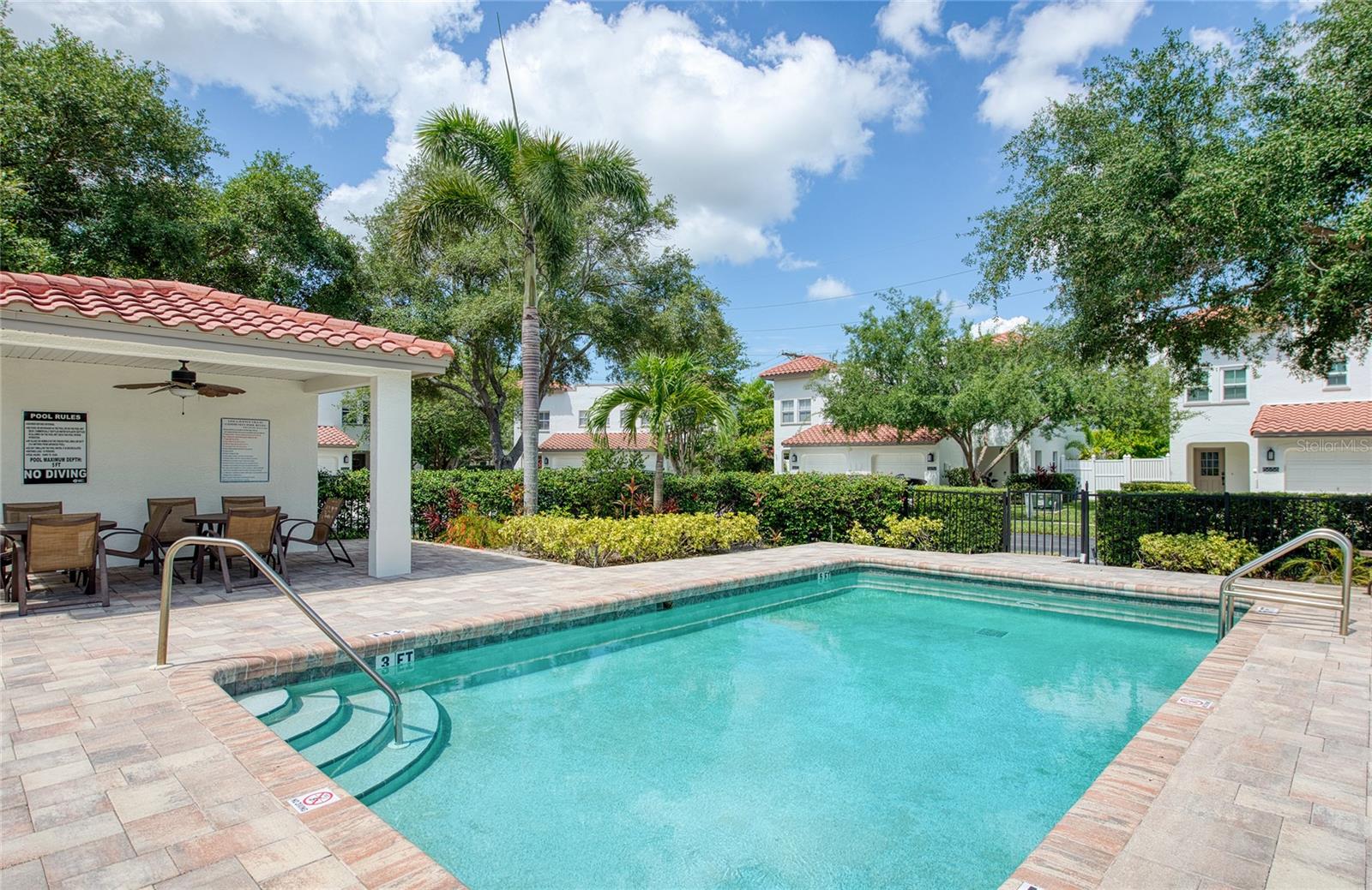 LEILA AVE VILLAS - Residential