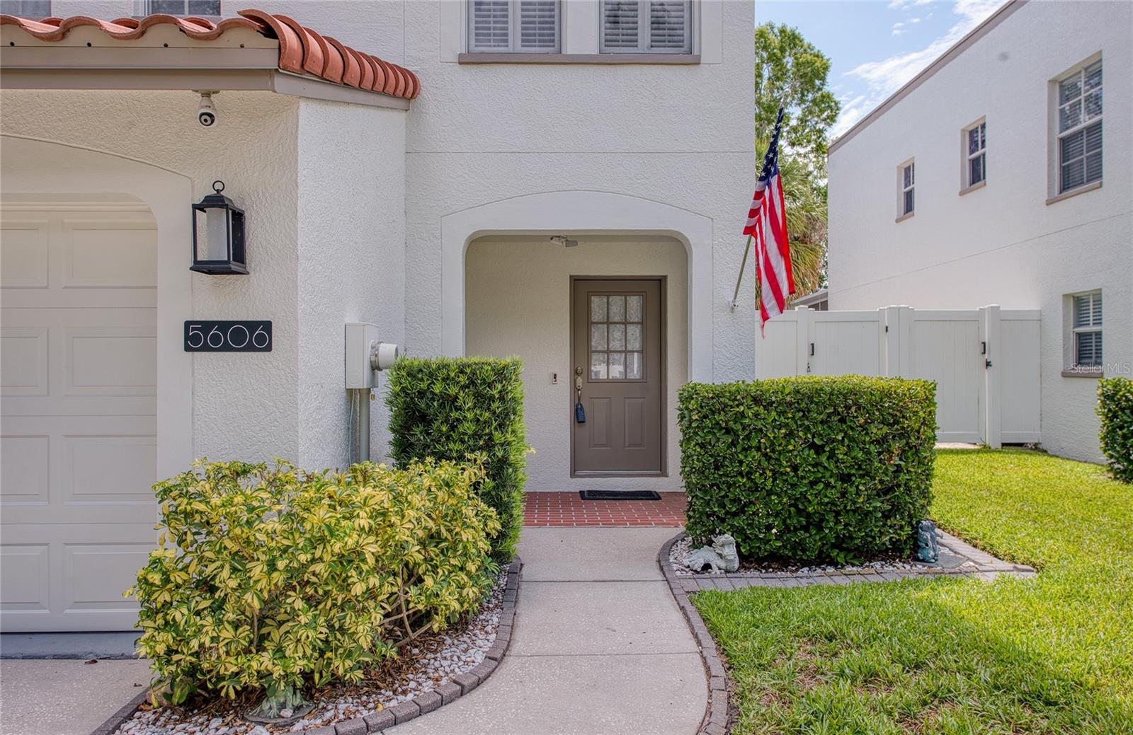 LEILA AVE VILLAS - Residential