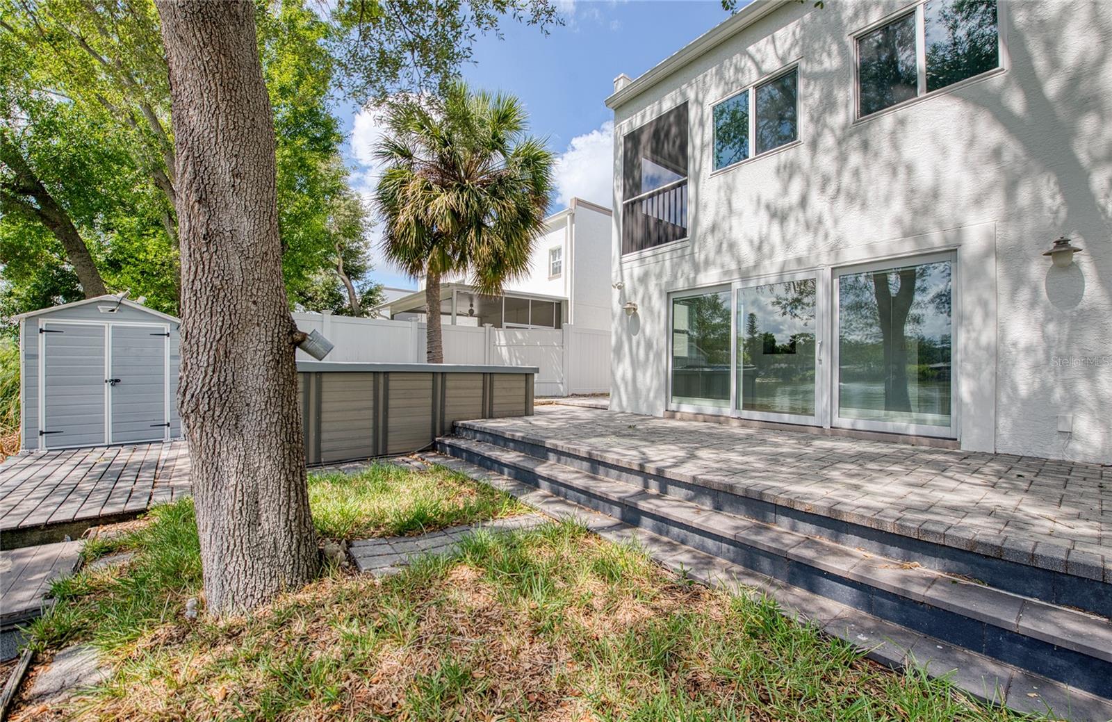 LEILA AVE VILLAS - Residential