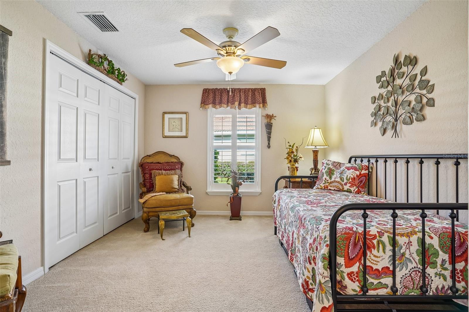 LAKESIDE LANDINGS - Residential