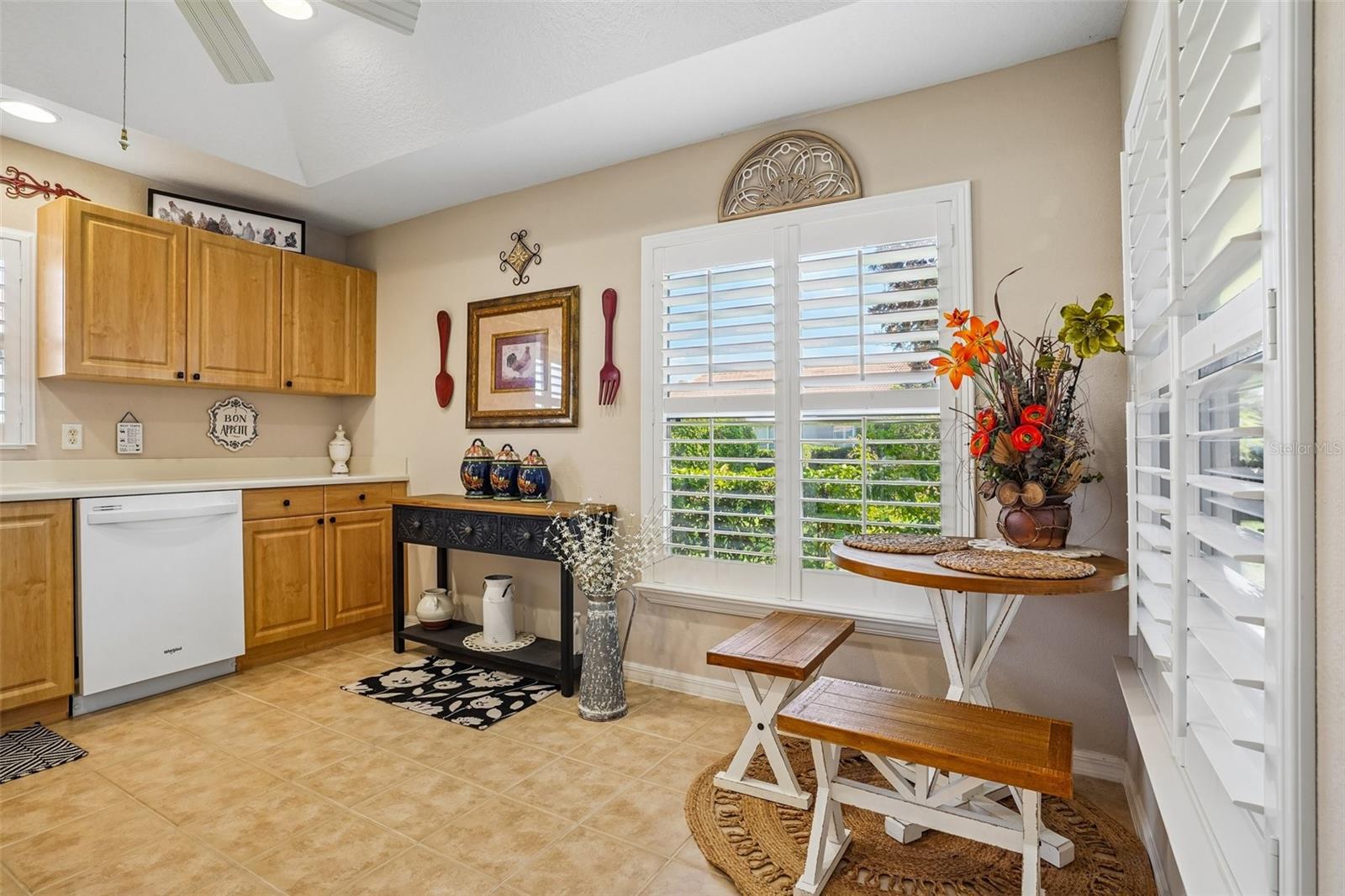 LAKESIDE LANDINGS - Residential