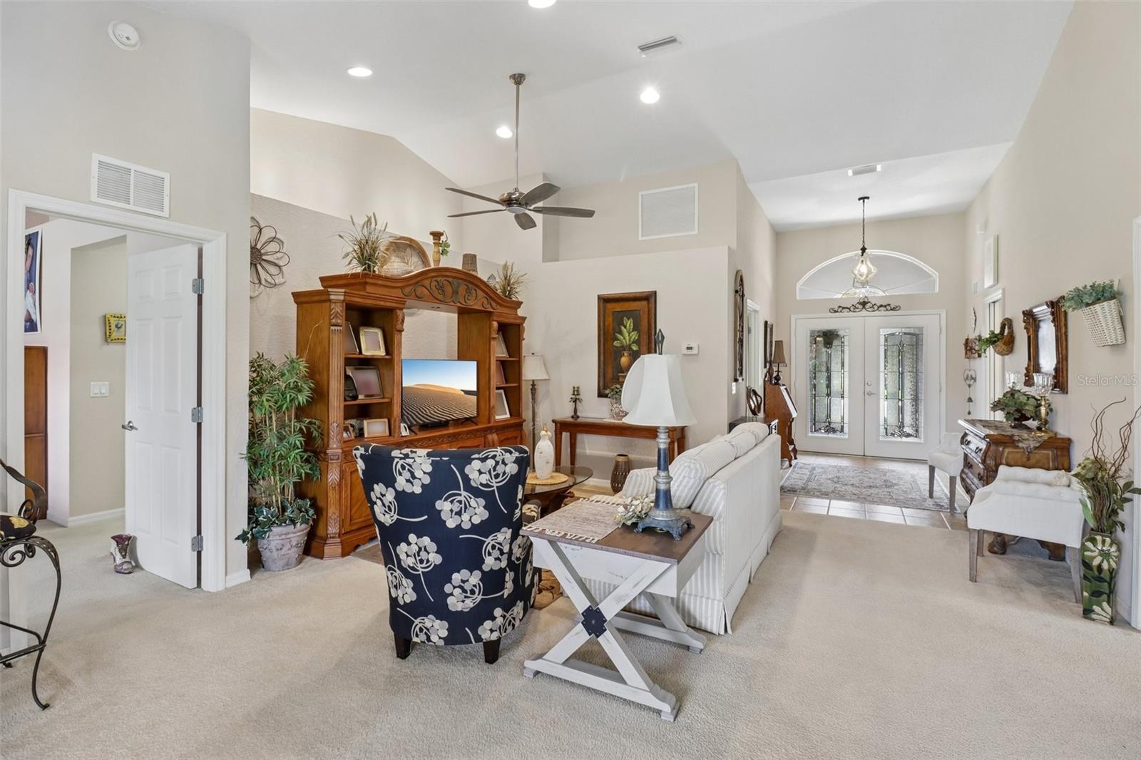 LAKESIDE LANDINGS - Residential