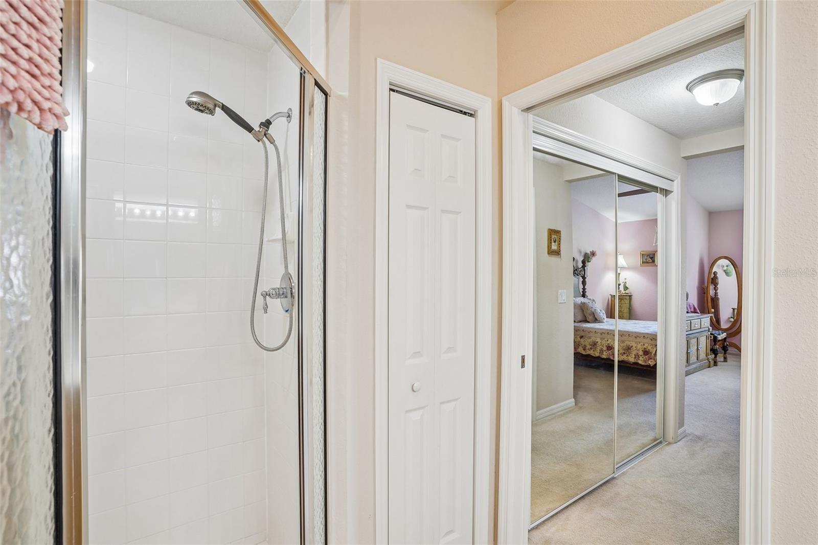 LAKESIDE LANDINGS - Residential
