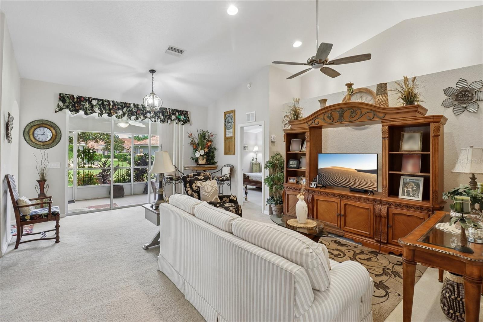 LAKESIDE LANDINGS - Residential