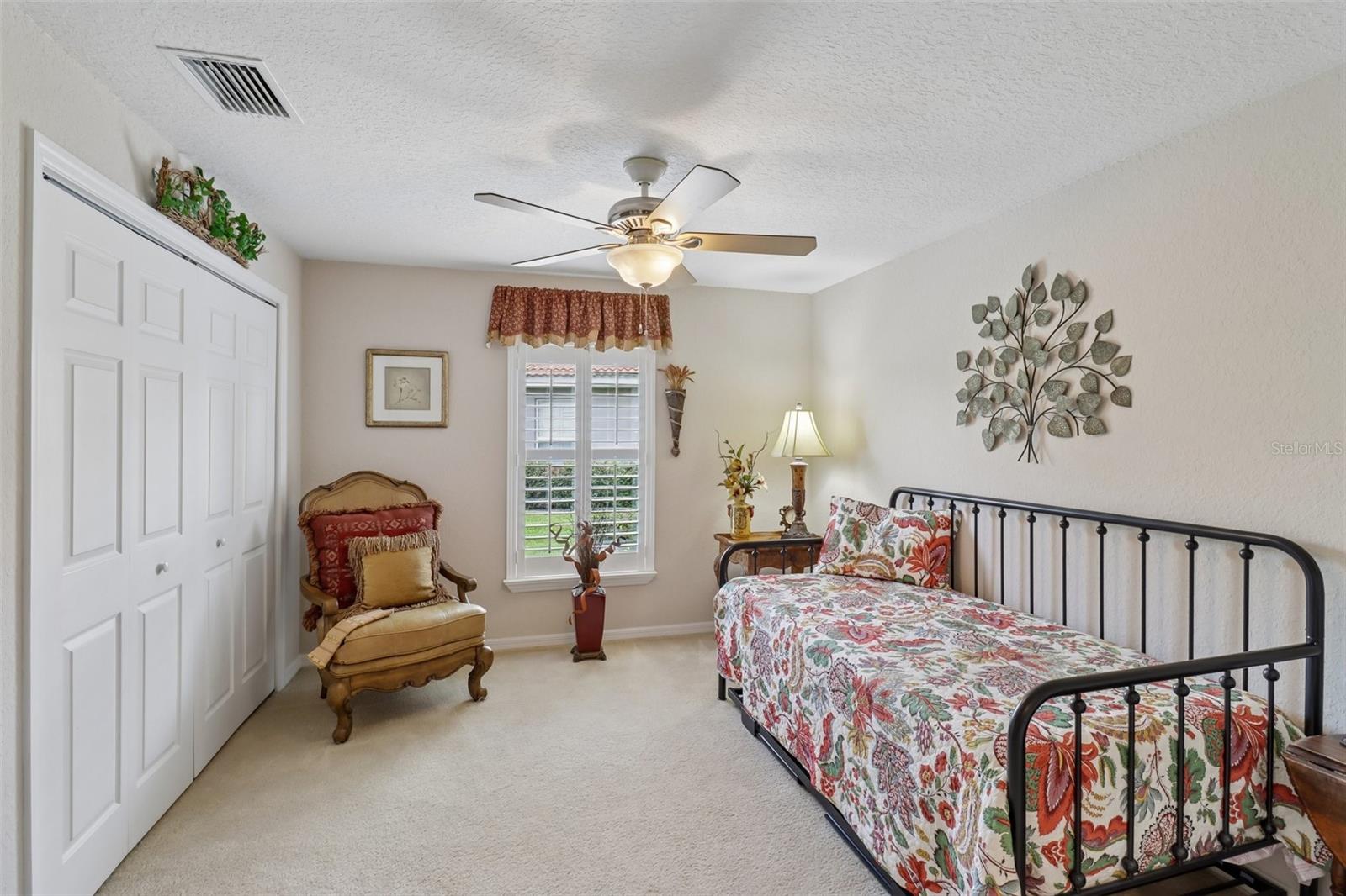 LAKESIDE LANDINGS - Residential