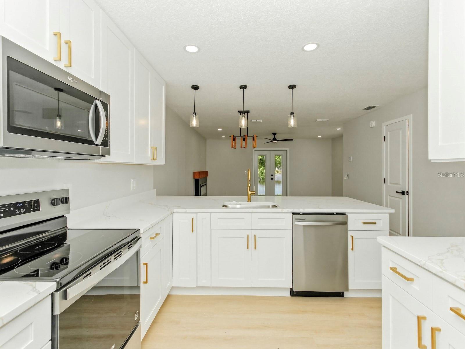 LAKE TENNESSEE VILLAGE REP - Residential