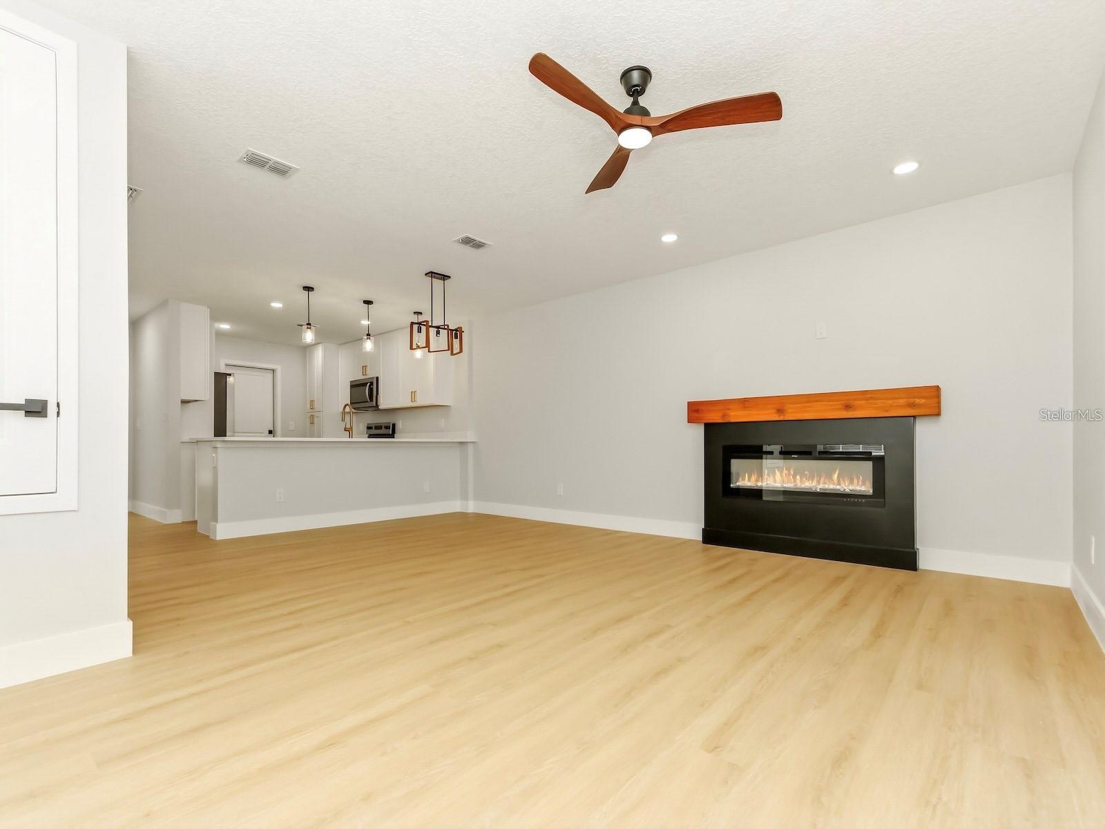 LAKE TENNESSEE VILLAGE REP - Residential
