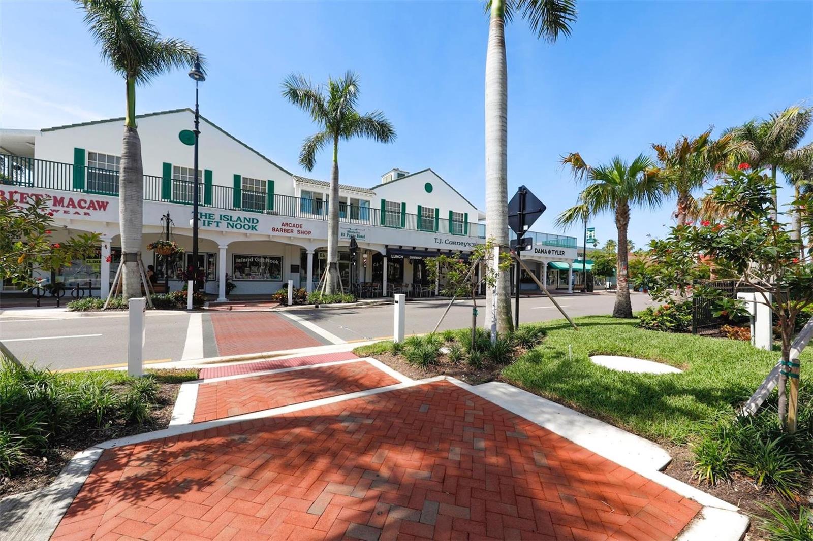 SUTTON PLACE - Residential