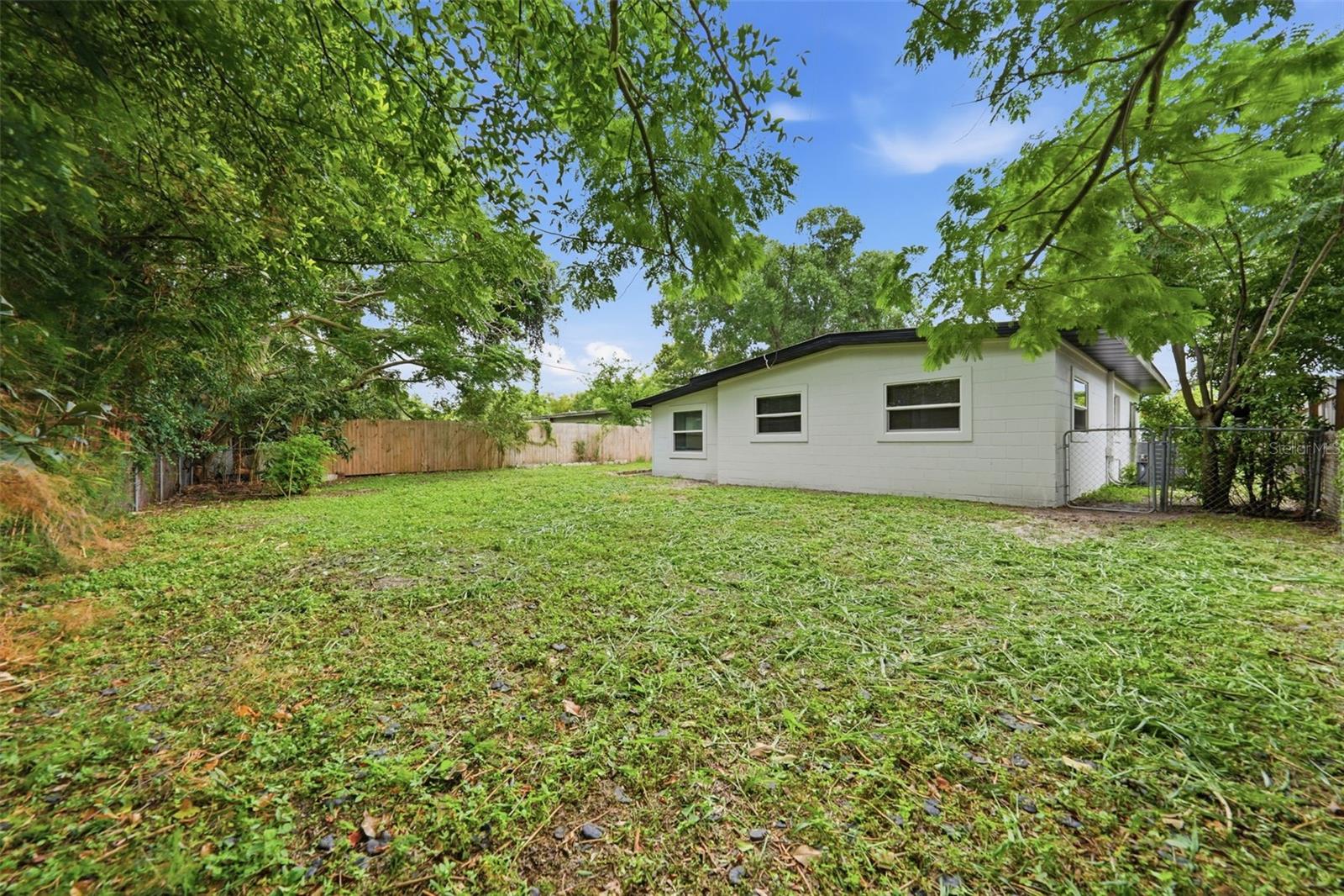 PEACH LAKE MANOR - Residential