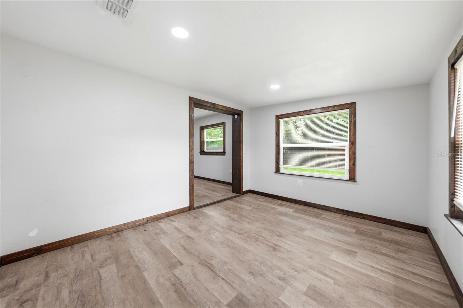 PEACH LAKE MANOR - Residential