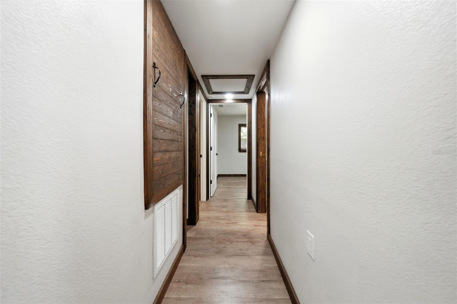 PEACH LAKE MANOR - Residential