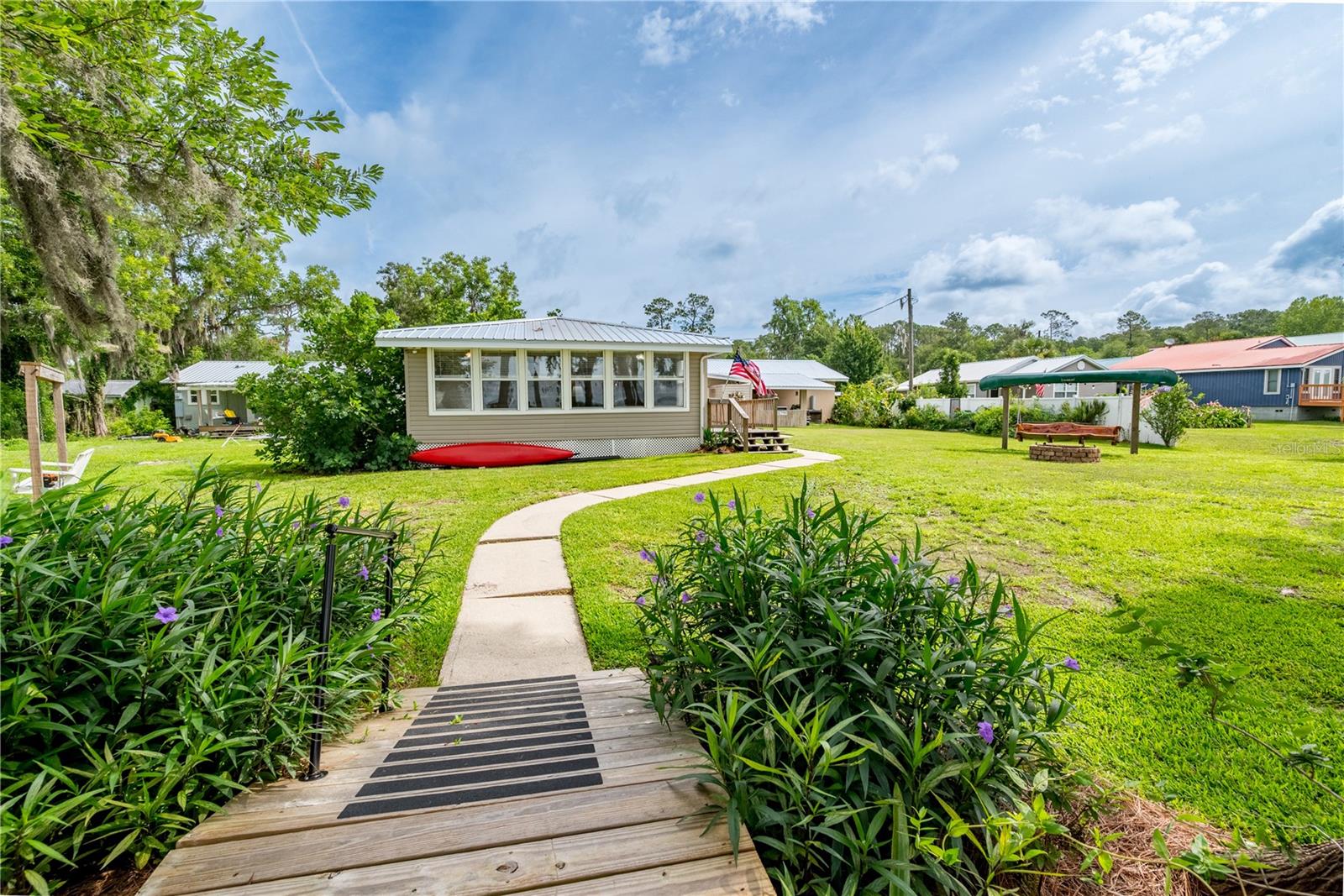 CROSBY LAKE - Residential