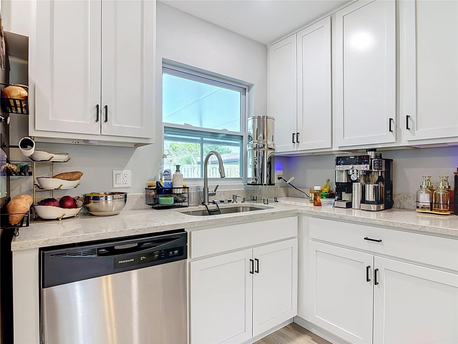 TEALWOOD COVE FIRST ADD - Residential