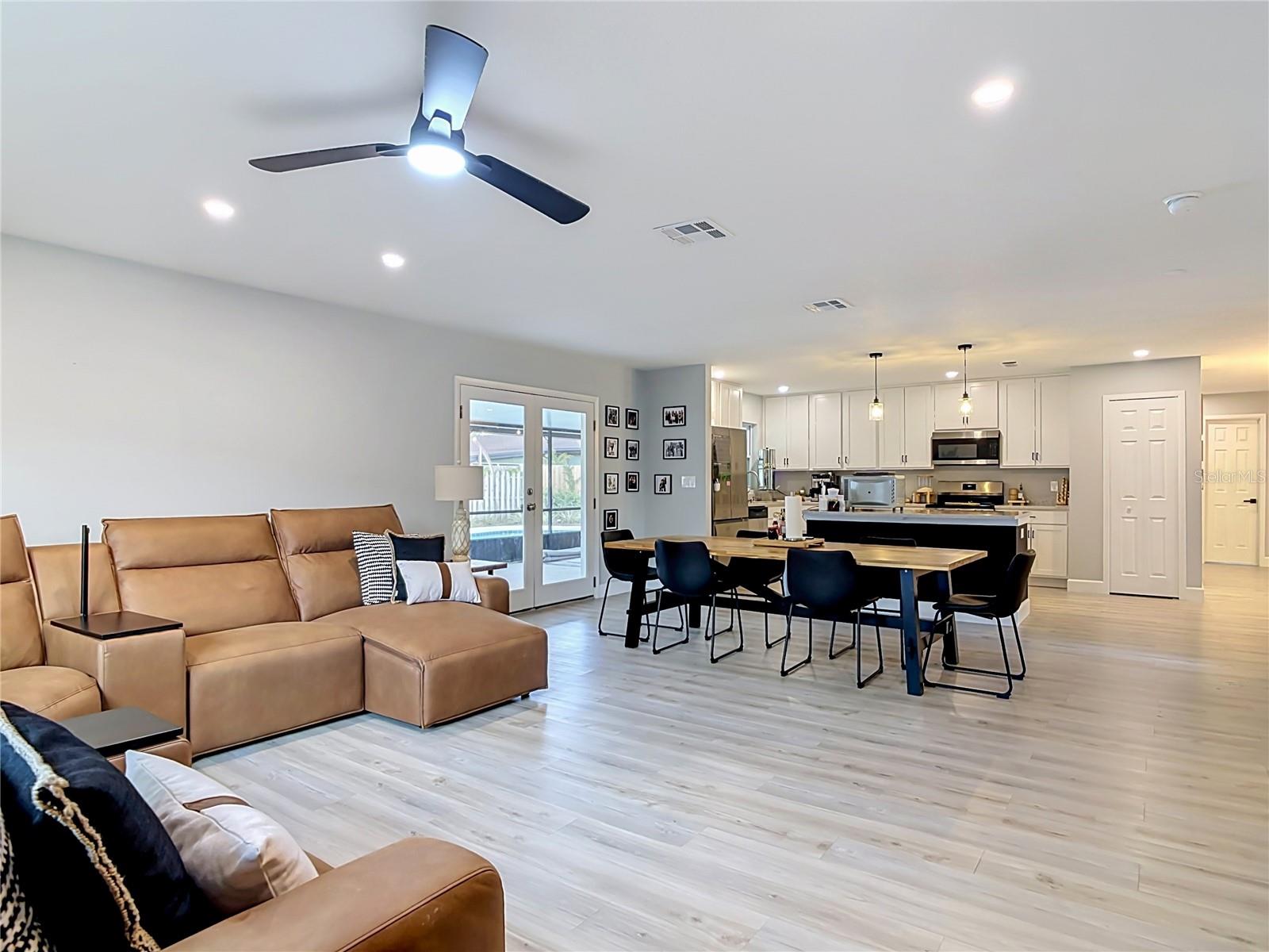 TEALWOOD COVE FIRST ADD - Residential