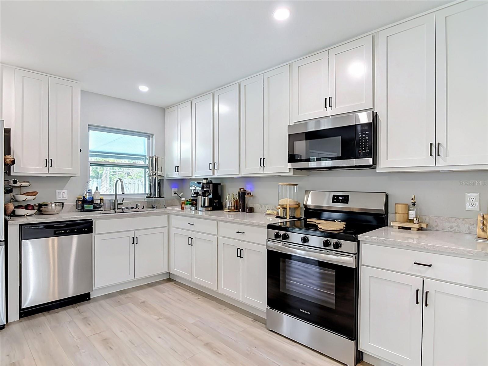 TEALWOOD COVE FIRST ADD - Residential