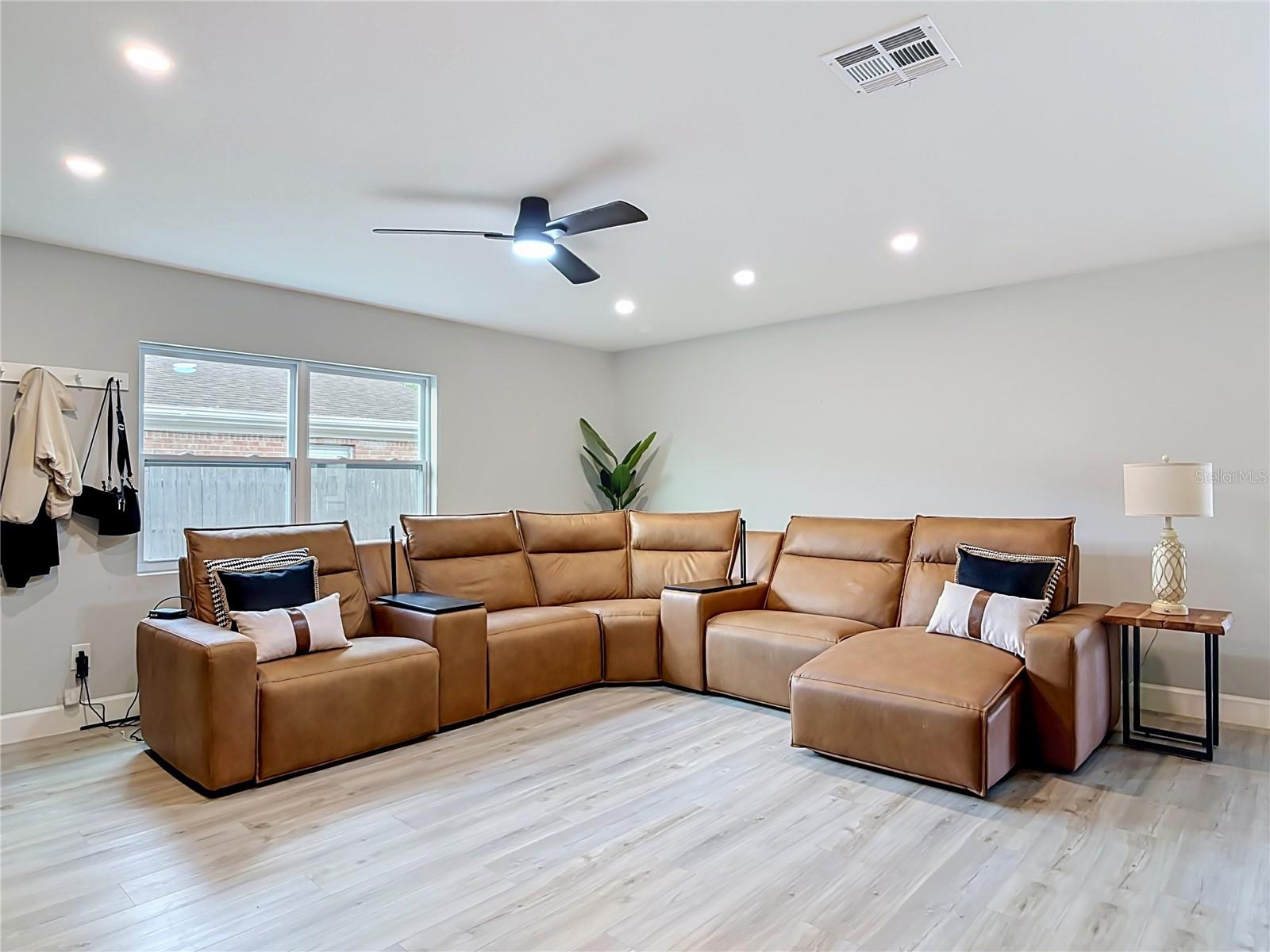 TEALWOOD COVE FIRST ADD - Residential