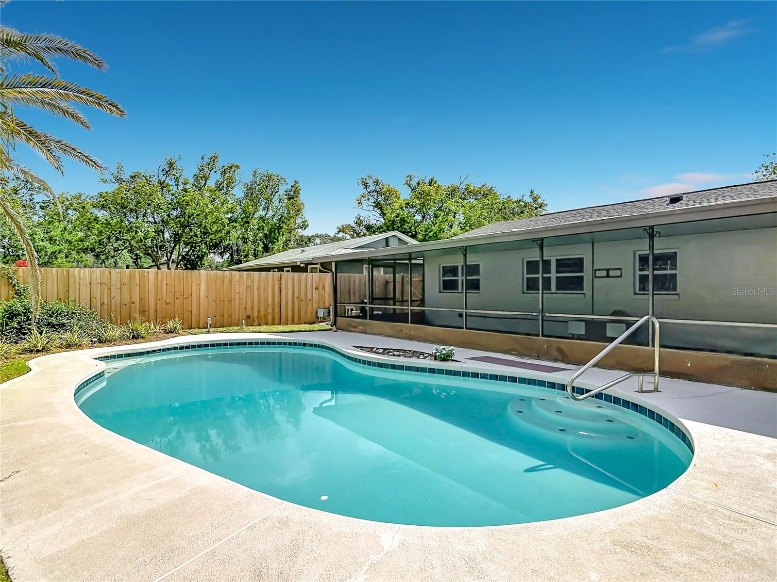 TEALWOOD COVE FIRST ADD - Residential
