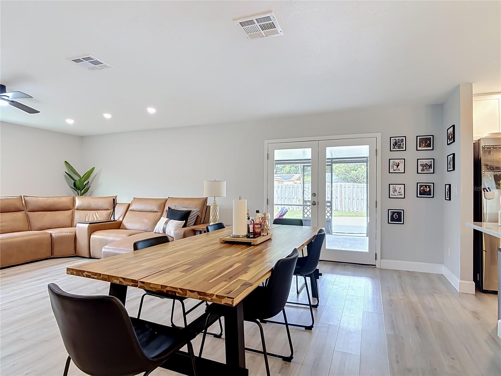 TEALWOOD COVE FIRST ADD - Residential