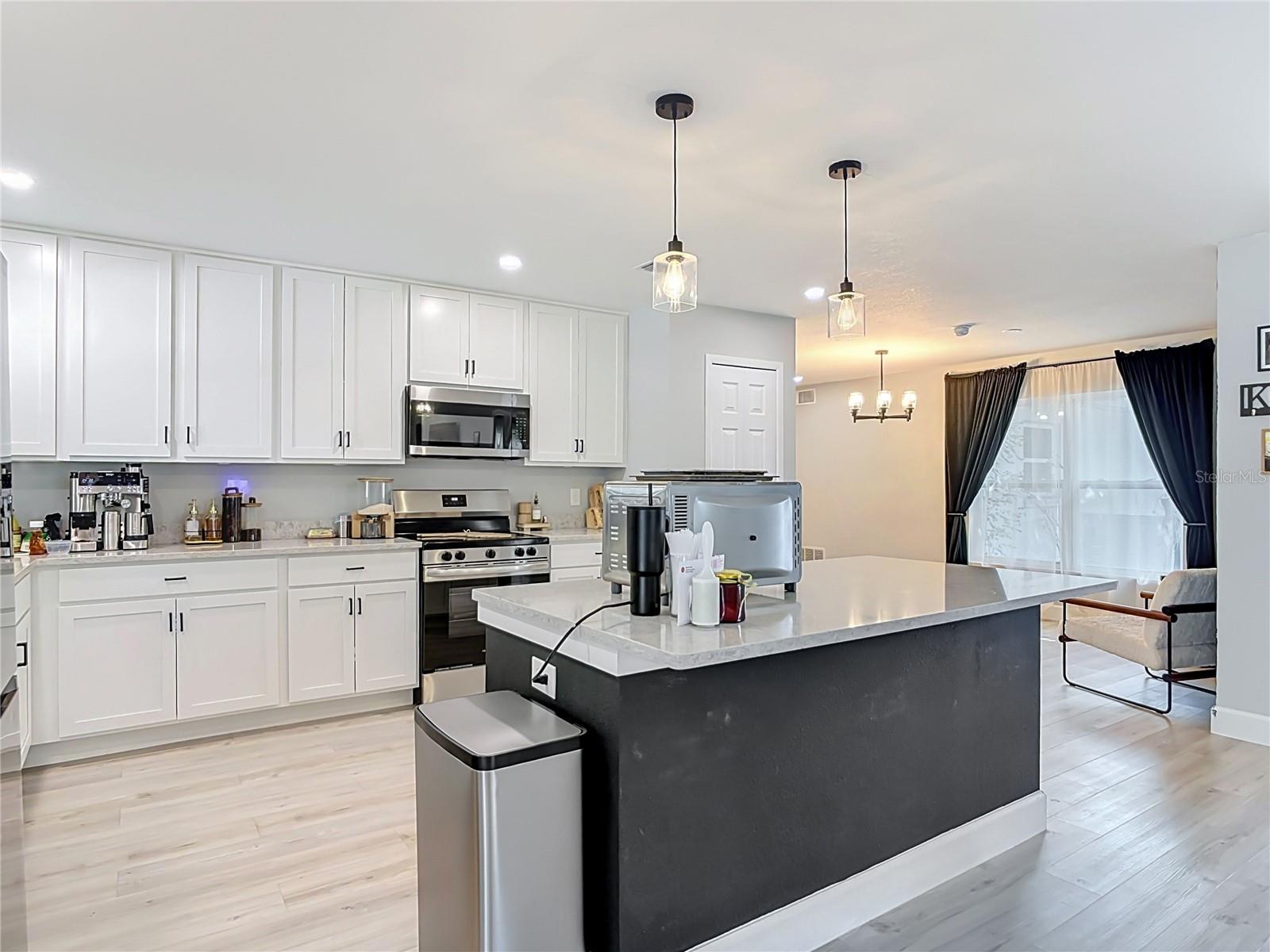 TEALWOOD COVE FIRST ADD - Residential