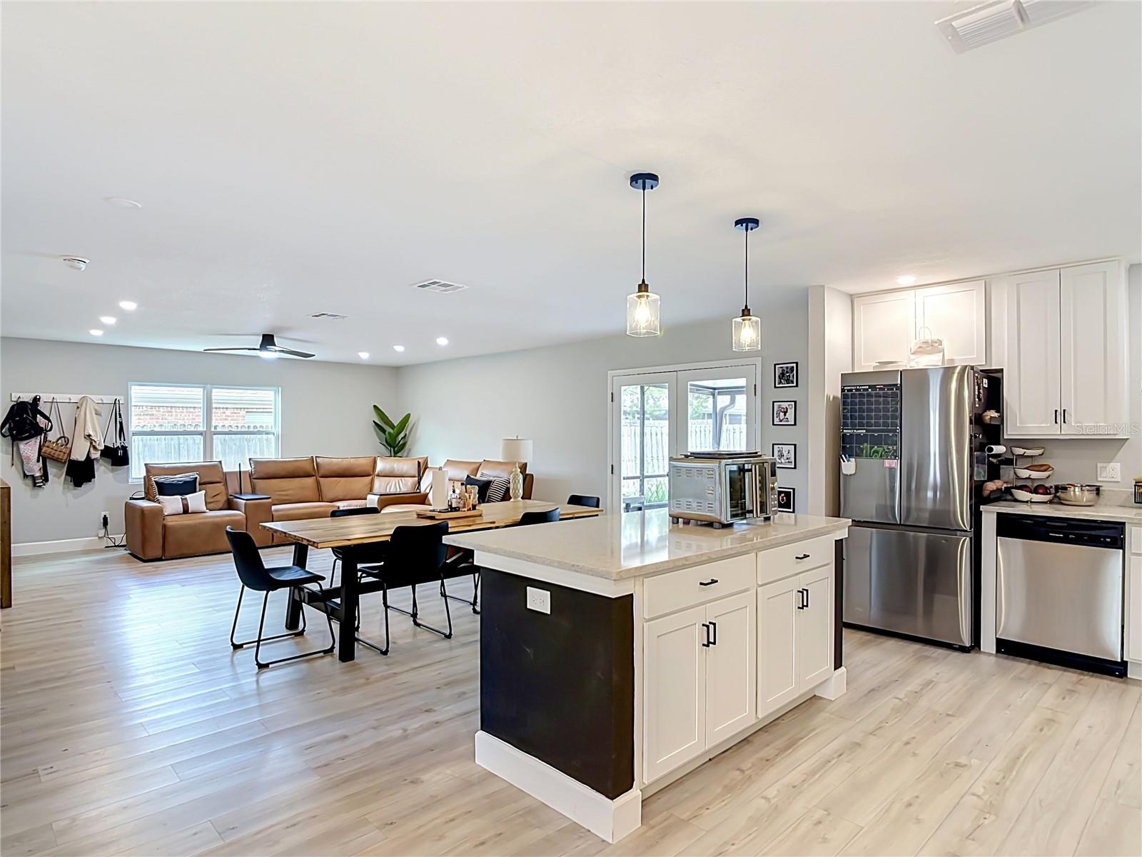 TEALWOOD COVE FIRST ADD - Residential