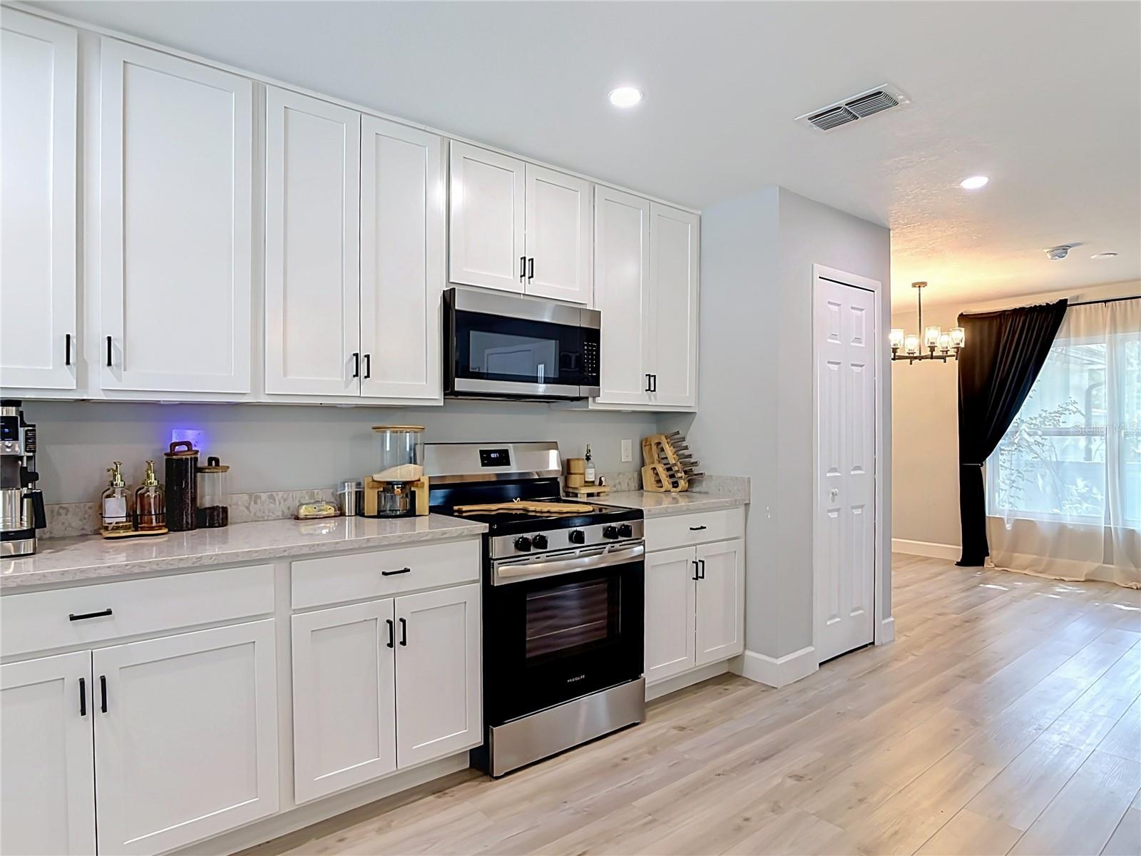 TEALWOOD COVE FIRST ADD - Residential