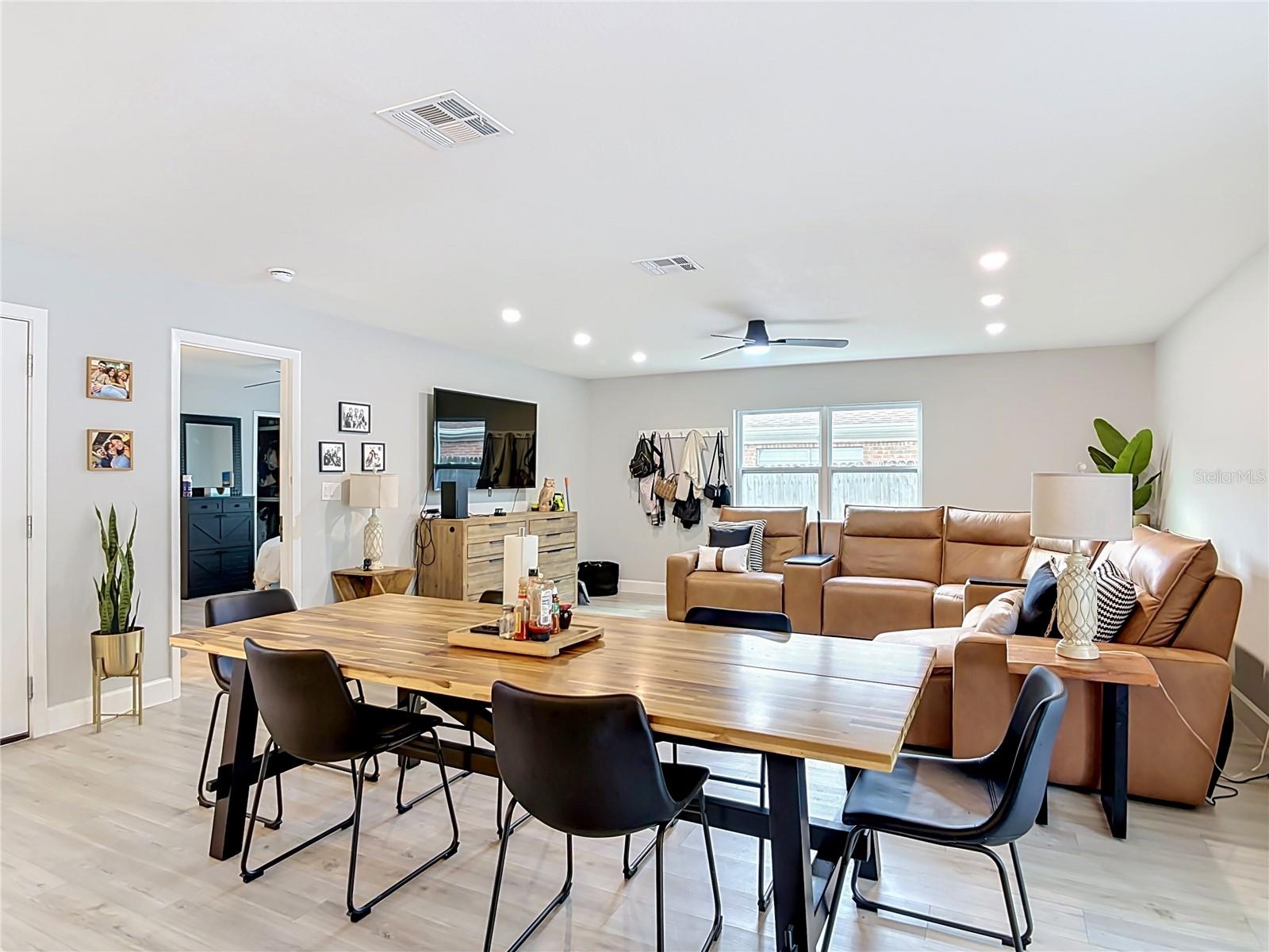 TEALWOOD COVE FIRST ADD - Residential
