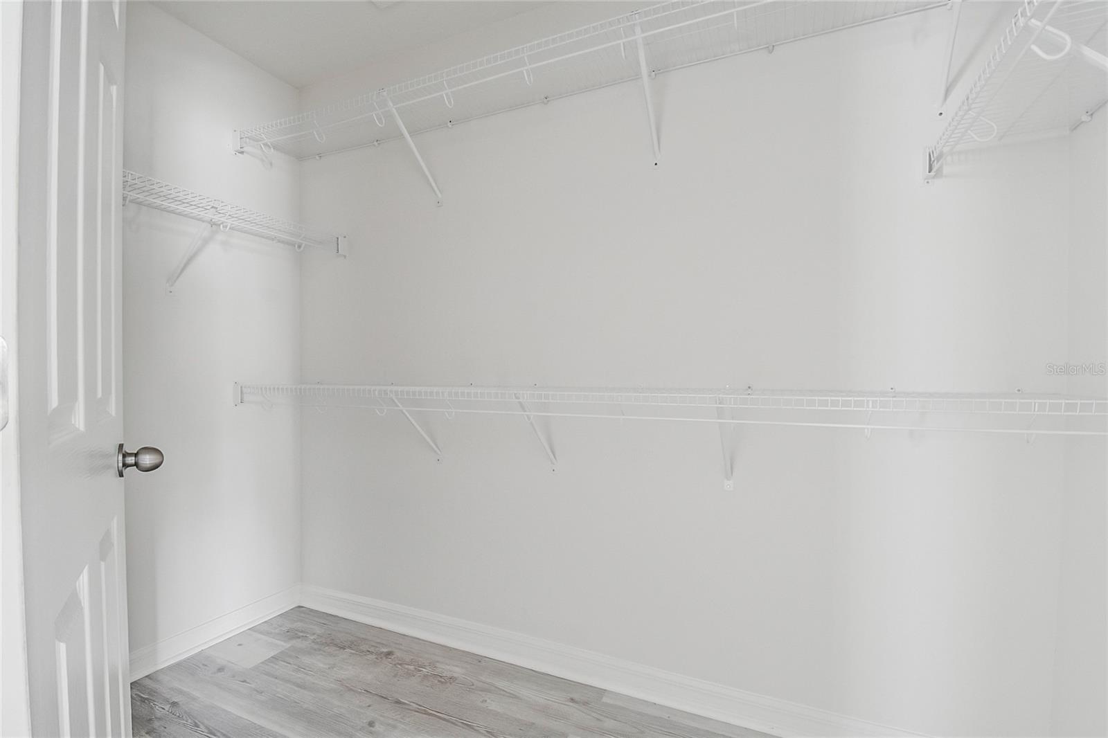 RANDAL WALK - Residential