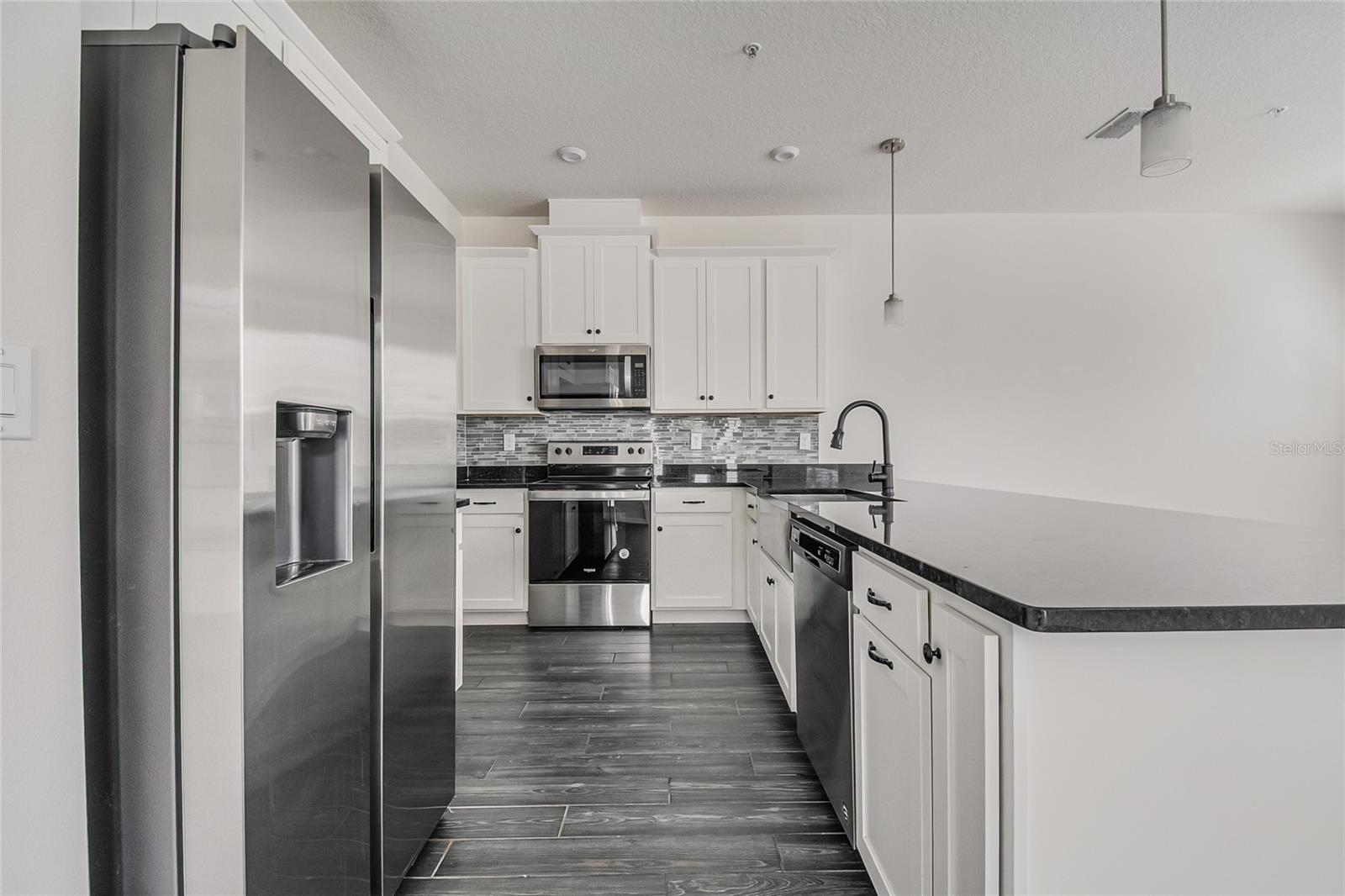 RANDAL WALK - Residential