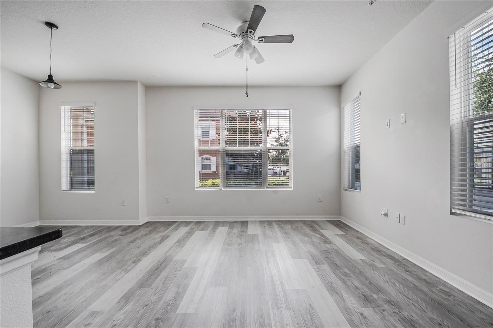 RANDAL WALK - Residential