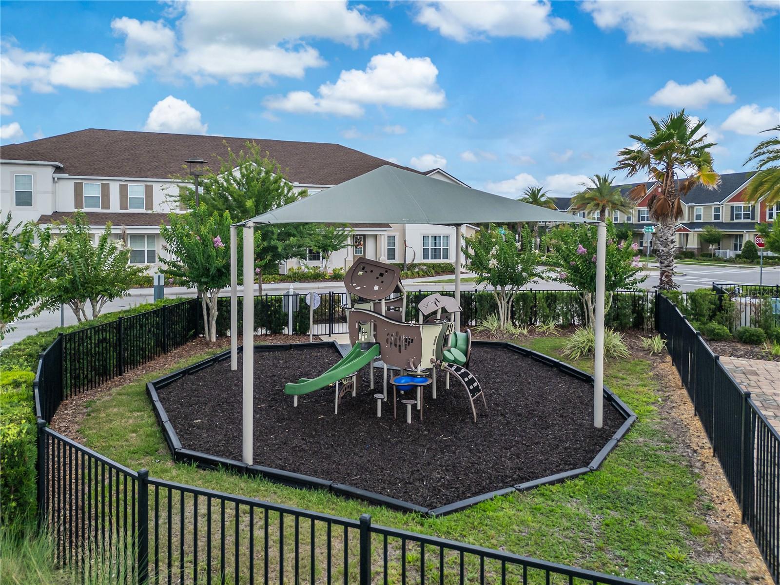 RANDAL WALK - Residential