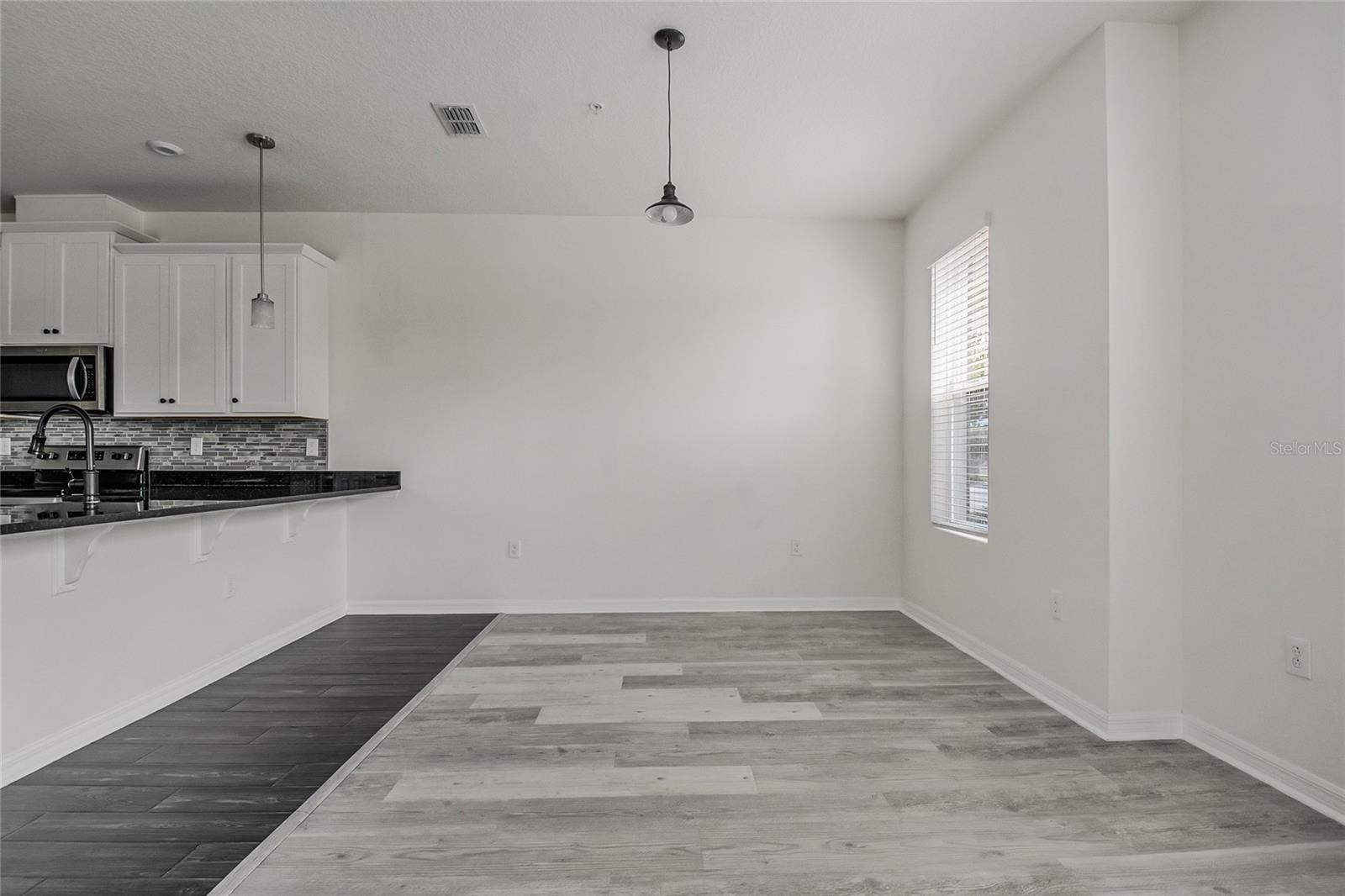RANDAL WALK - Residential