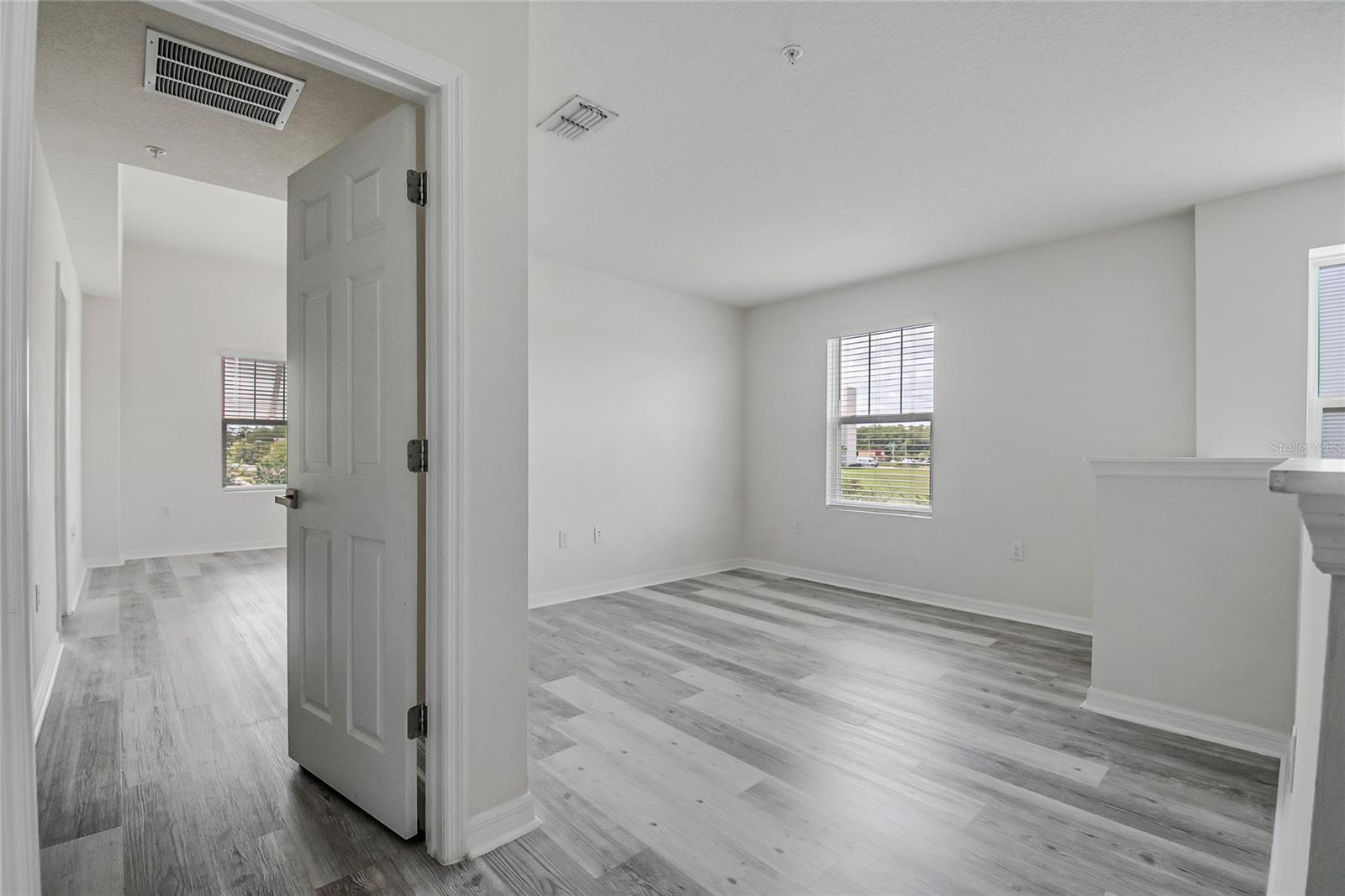 RANDAL WALK - Residential