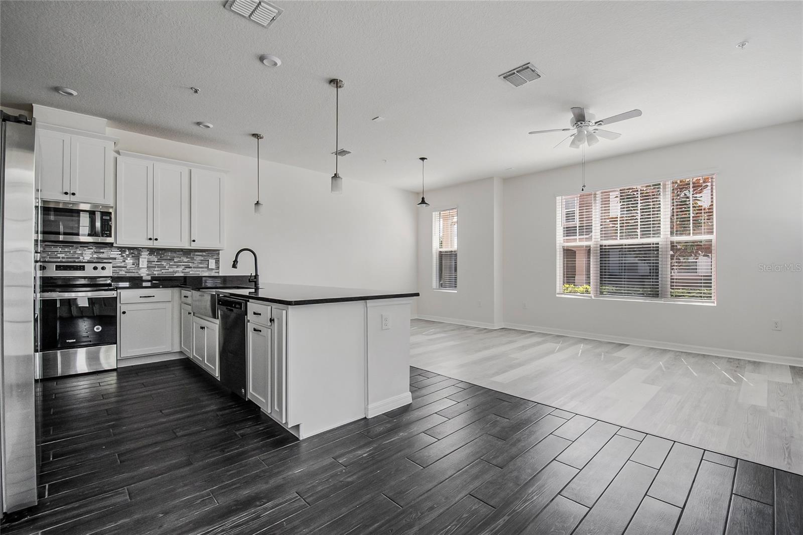 RANDAL WALK - Residential