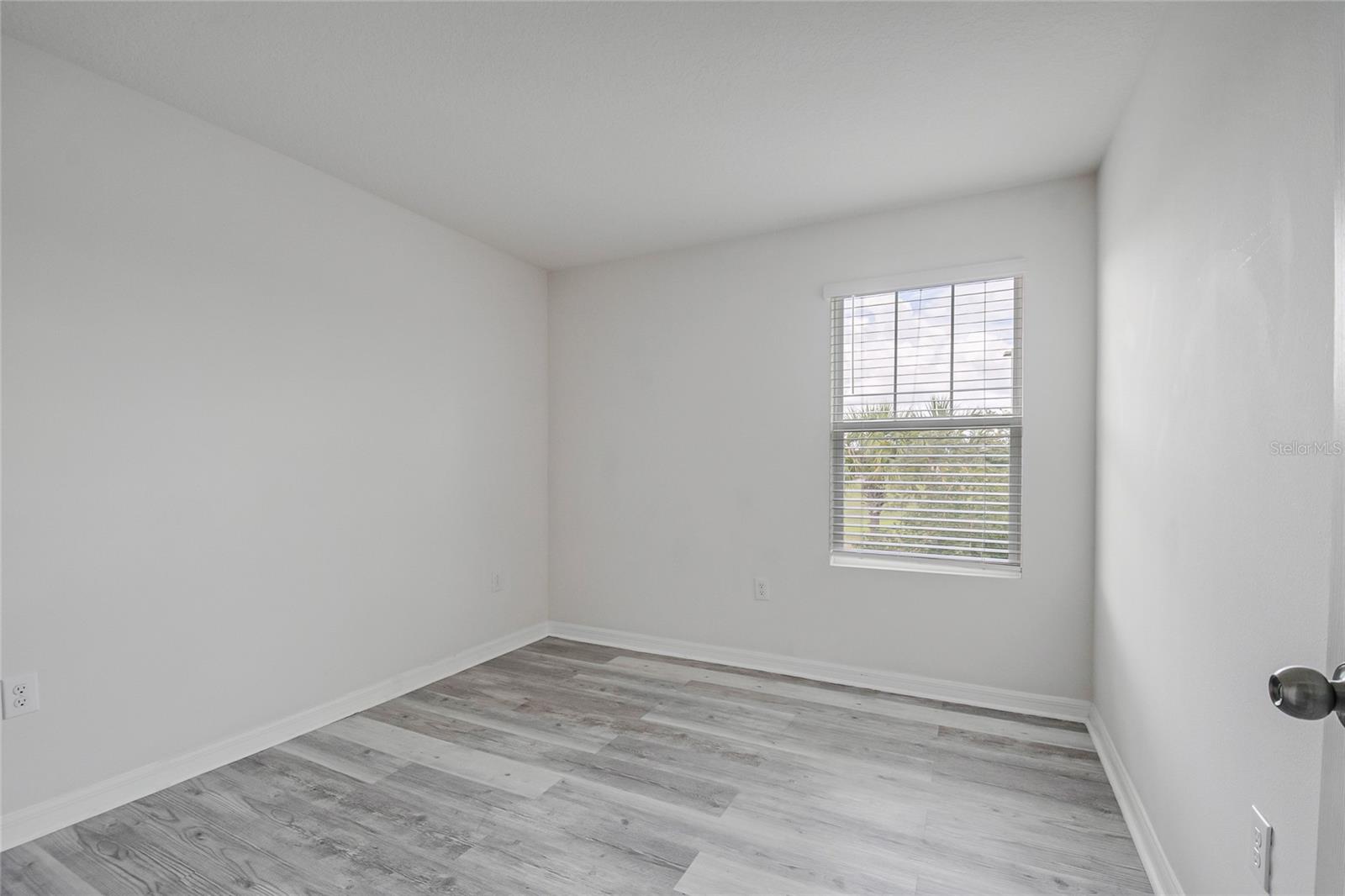 RANDAL WALK - Residential