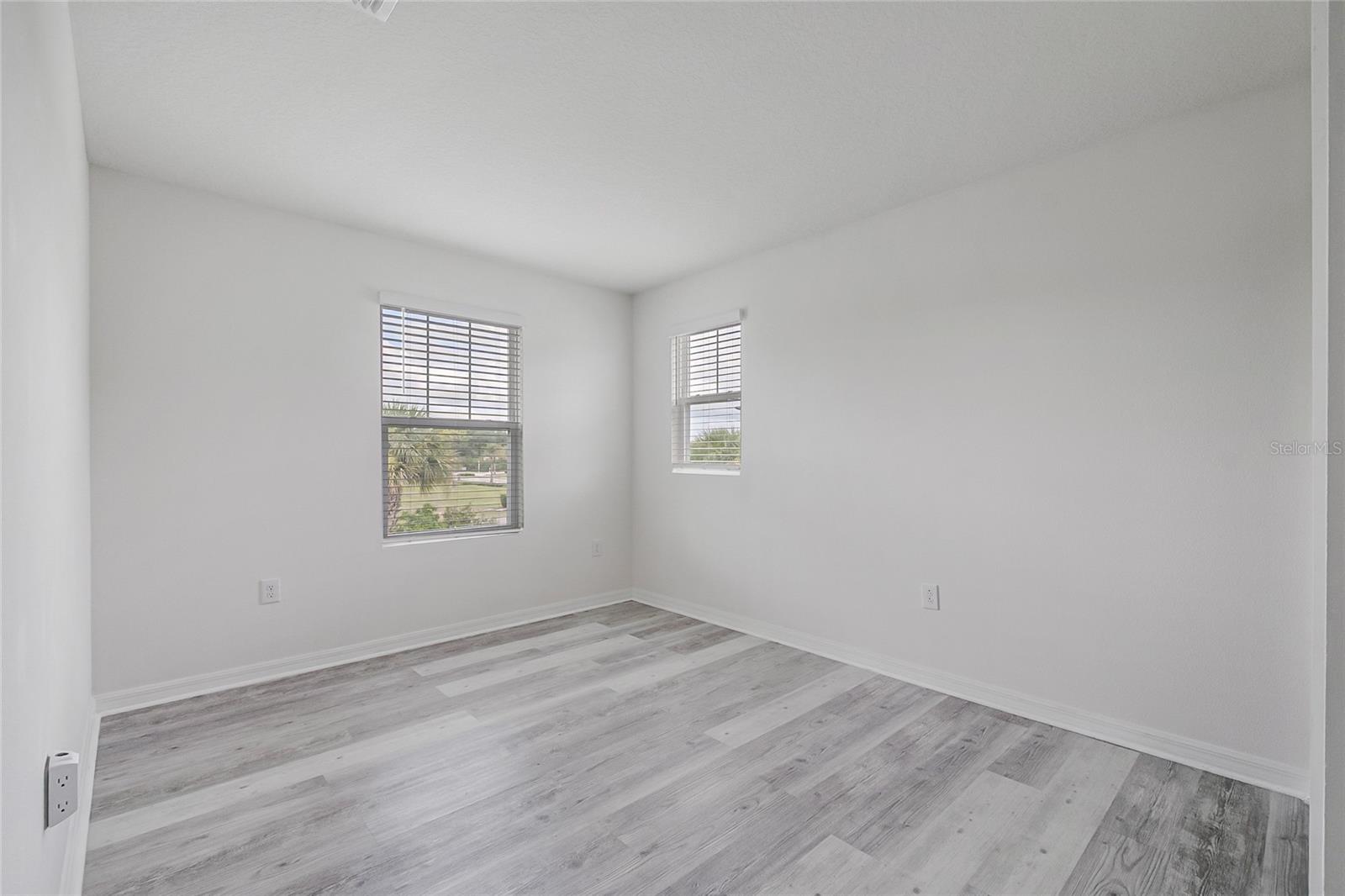 RANDAL WALK - Residential