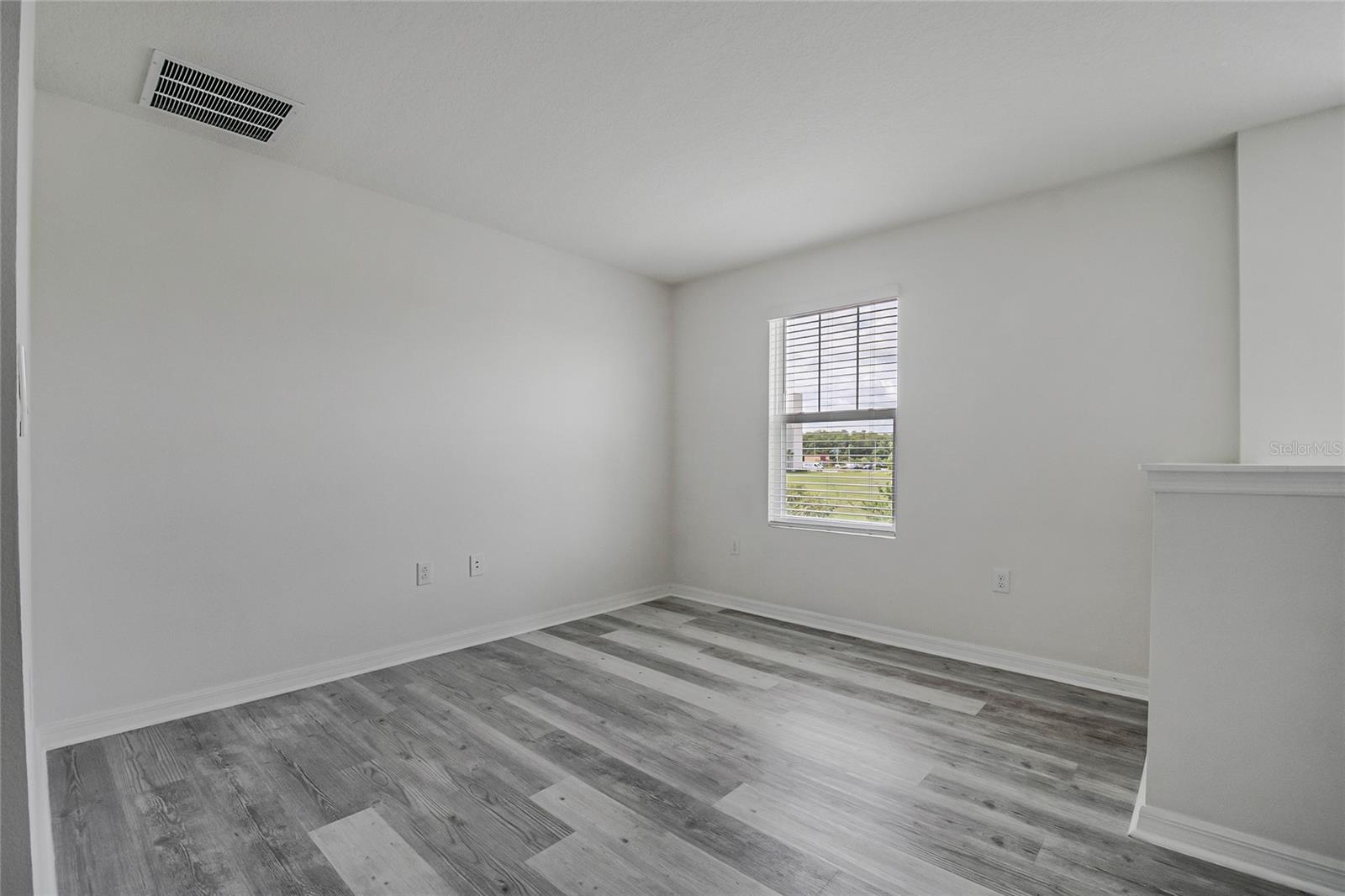 RANDAL WALK - Residential
