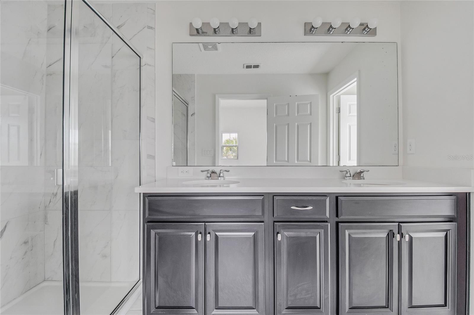 RANDAL WALK - Residential