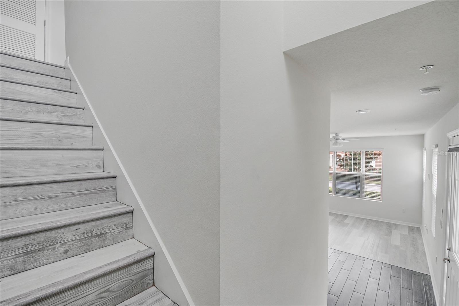 RANDAL WALK - Residential