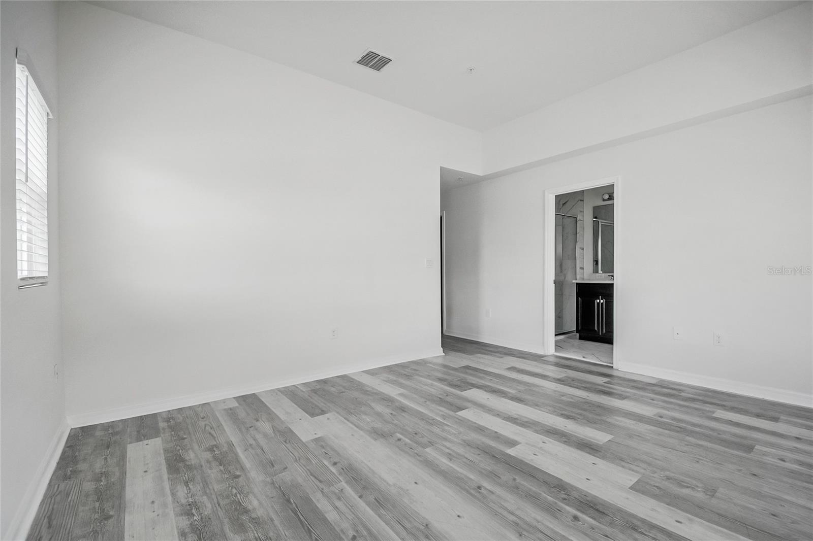 RANDAL WALK - Residential