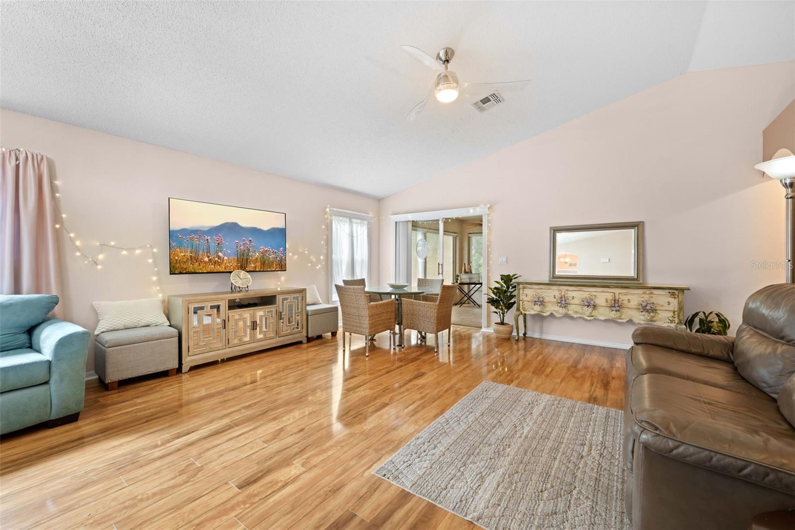 WELLINGTON AT SEVEN HILLS PH5D - Residential