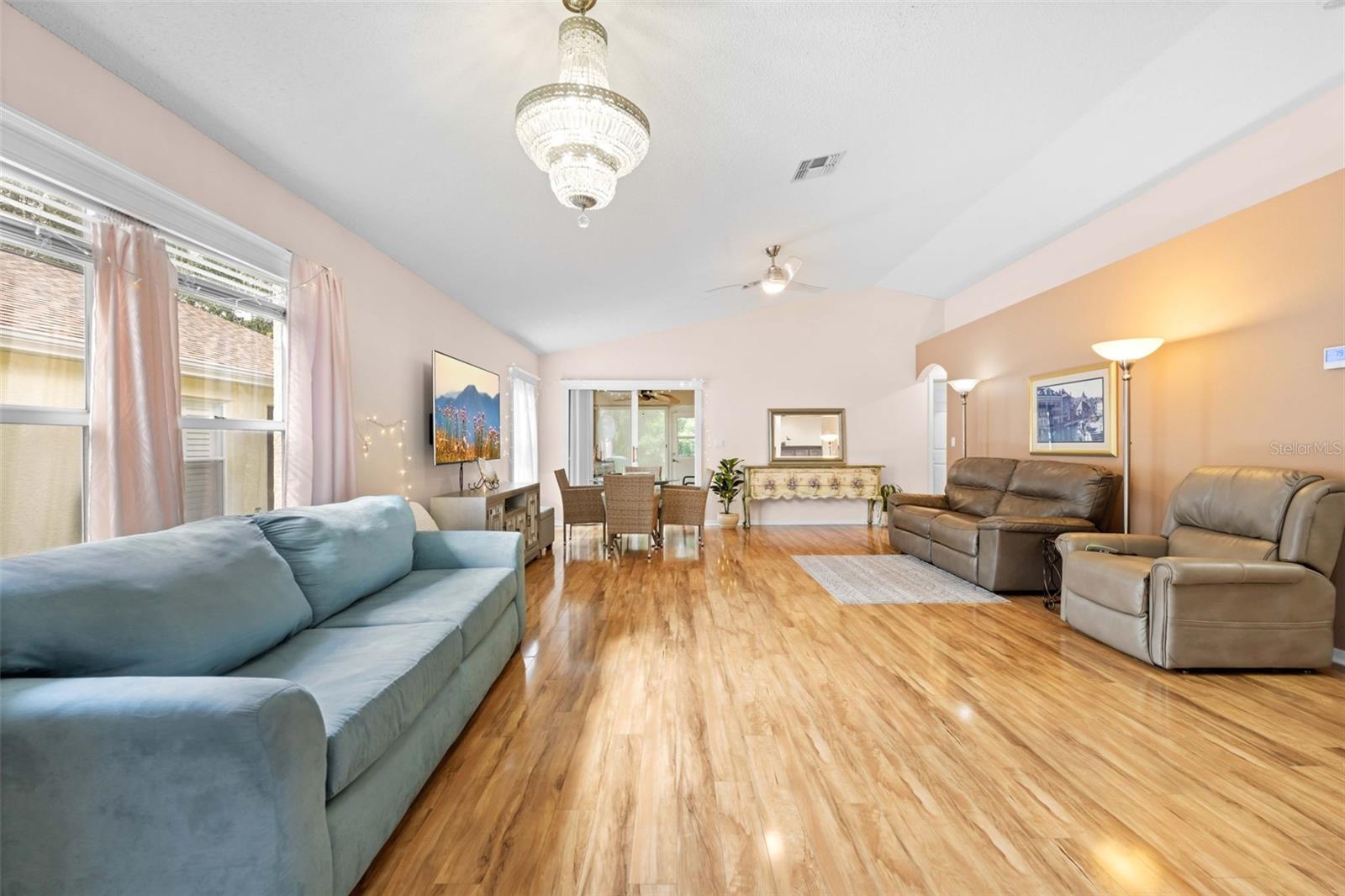 WELLINGTON AT SEVEN HILLS PH5D - Residential