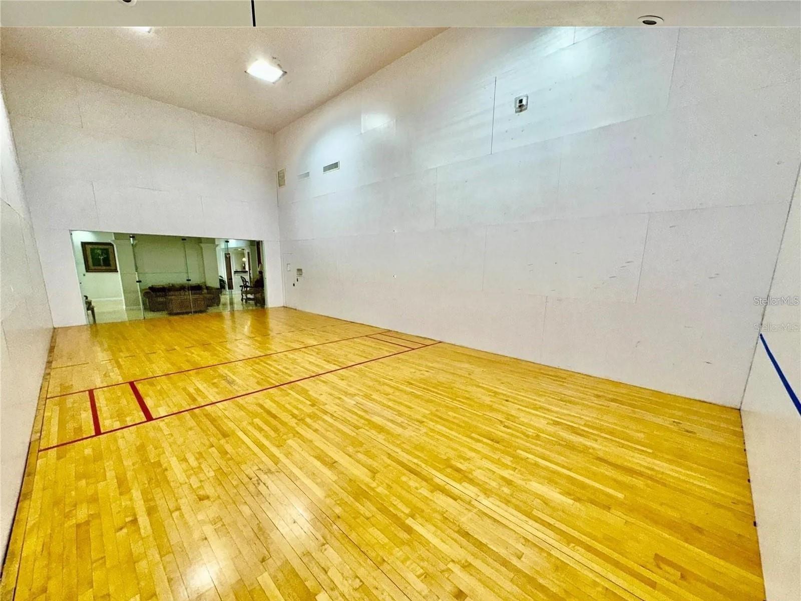 LEXINGTON PLACE CONDOMINIUM - Residential Lease