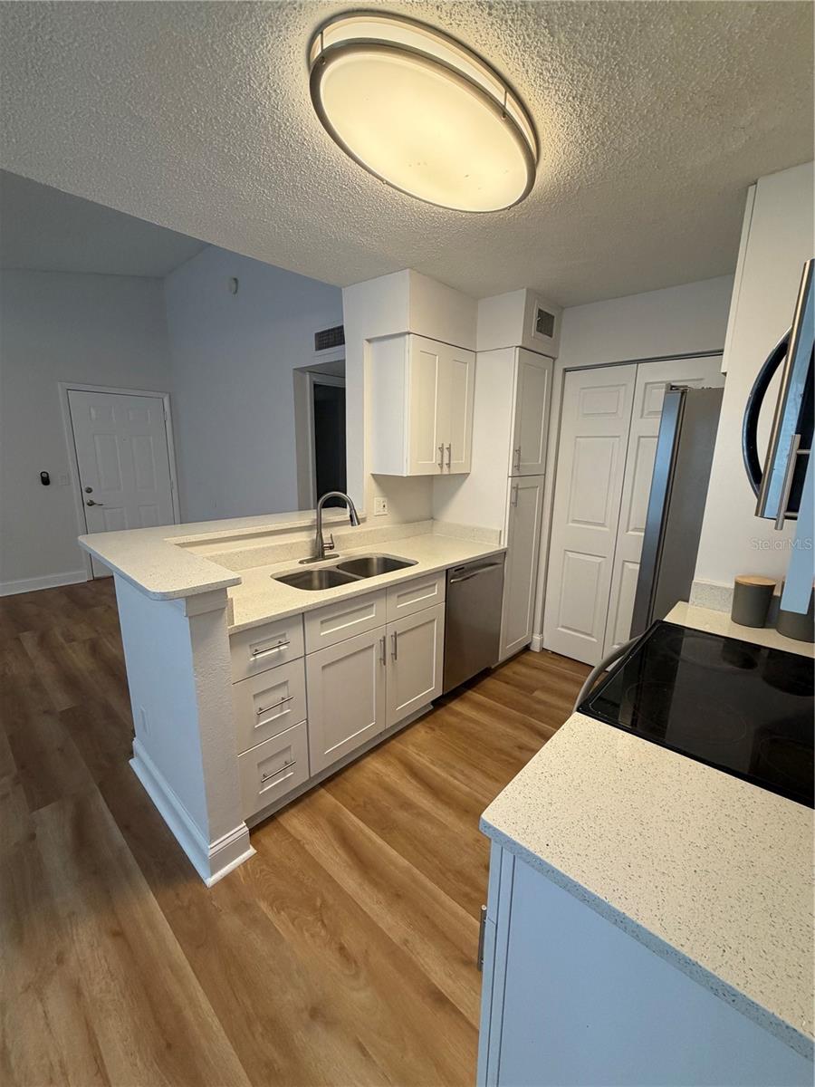LEXINGTON PLACE CONDOMINIUM - Residential Lease