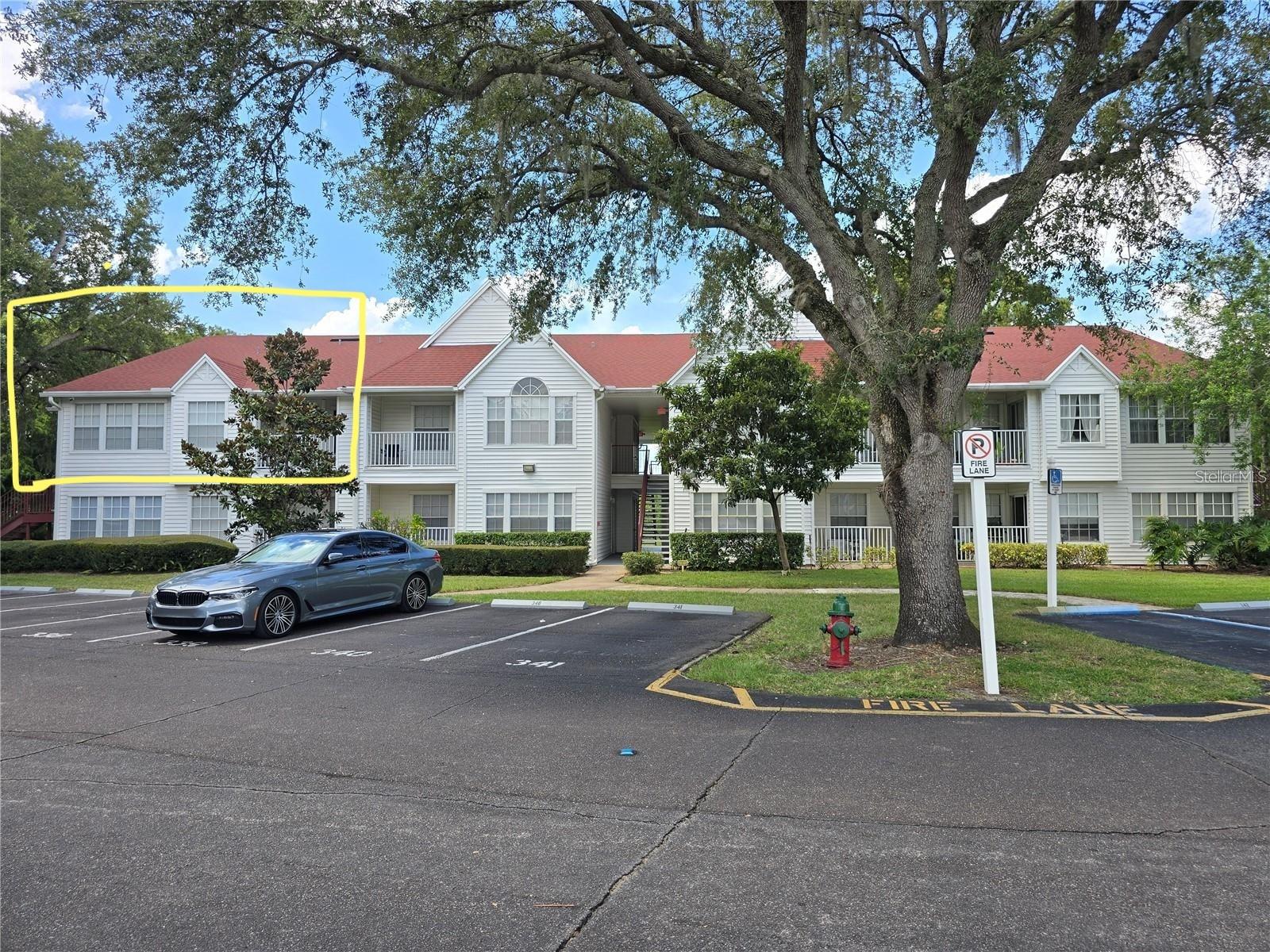 Corner Unit | Private Location | Prime Orlando Address
Beautiful 2-bedroom, 2-bathroom corner unit located on the second floor with high ceilings and exceptional privacy at the end of the community. Recently updated with brand-new flooring and fresh interior paint, this move-in-ready residence offers a bright and spacious layout. Located within the gated community of Lexington Place, residents enjoy resort-style amenities including a clubhouse, swimming pool, spa, fitness center, racquetball court, and more. Ideally situated in the heart of Orlando, just minutes from SeaWorld, International Drive, the Orange County Convention Center, premium outlet shopping, world-class dining, entertainment, and major highways.
This condo offers an unbeatable combination of location, privacy, and lifestyle.