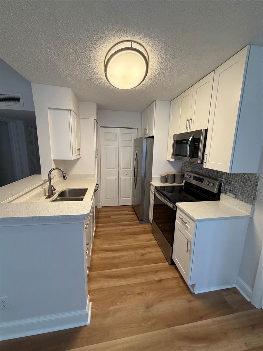 LEXINGTON PLACE CONDOMINIUM - Residential Lease