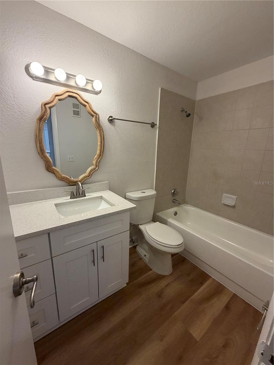 LEXINGTON PLACE CONDOMINIUM - Residential Lease