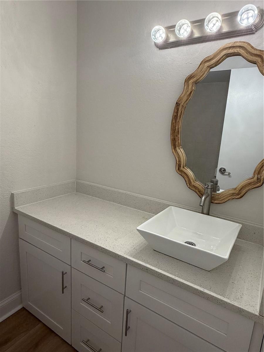 LEXINGTON PLACE CONDOMINIUM - Residential Lease