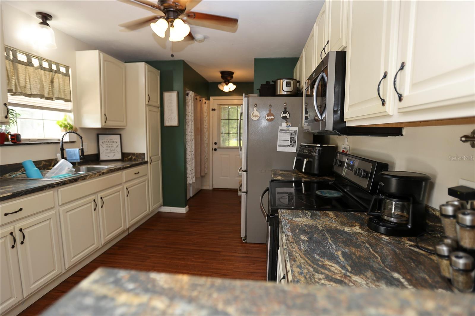 MANOR MAYNOR SUB - Residential