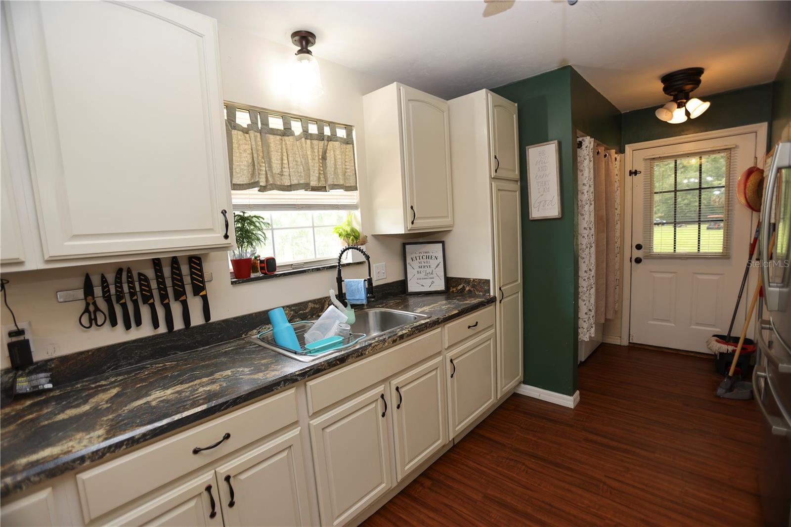 MANOR MAYNOR SUB - Residential